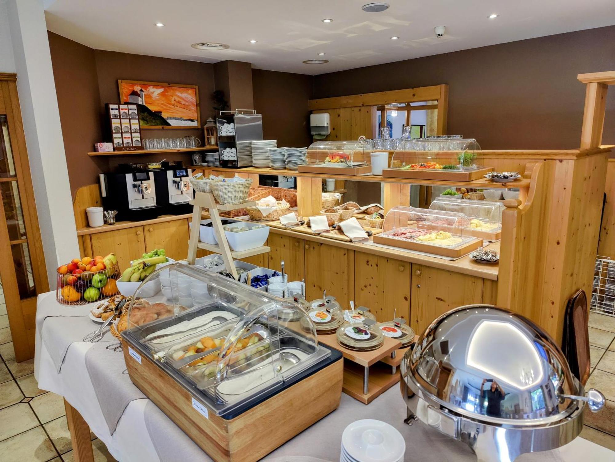 Hotel Reitlwirt Brixen im Thale Luaran gambar