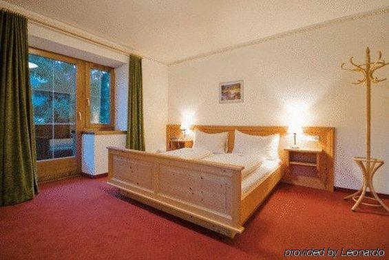 Hotel Reitlwirt Brixen im Thale Bilik gambar