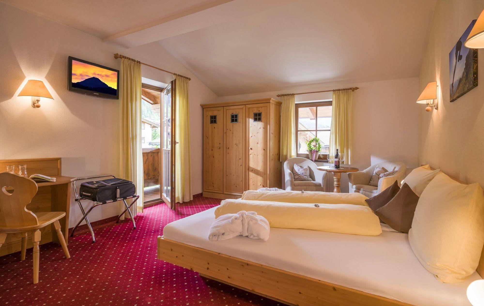 Hotel Reitlwirt Brixen im Thale Luaran gambar