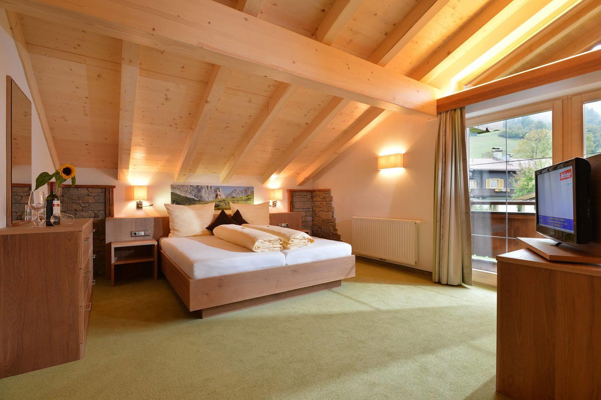 Hotel Reitlwirt Brixen im Thale Luaran gambar