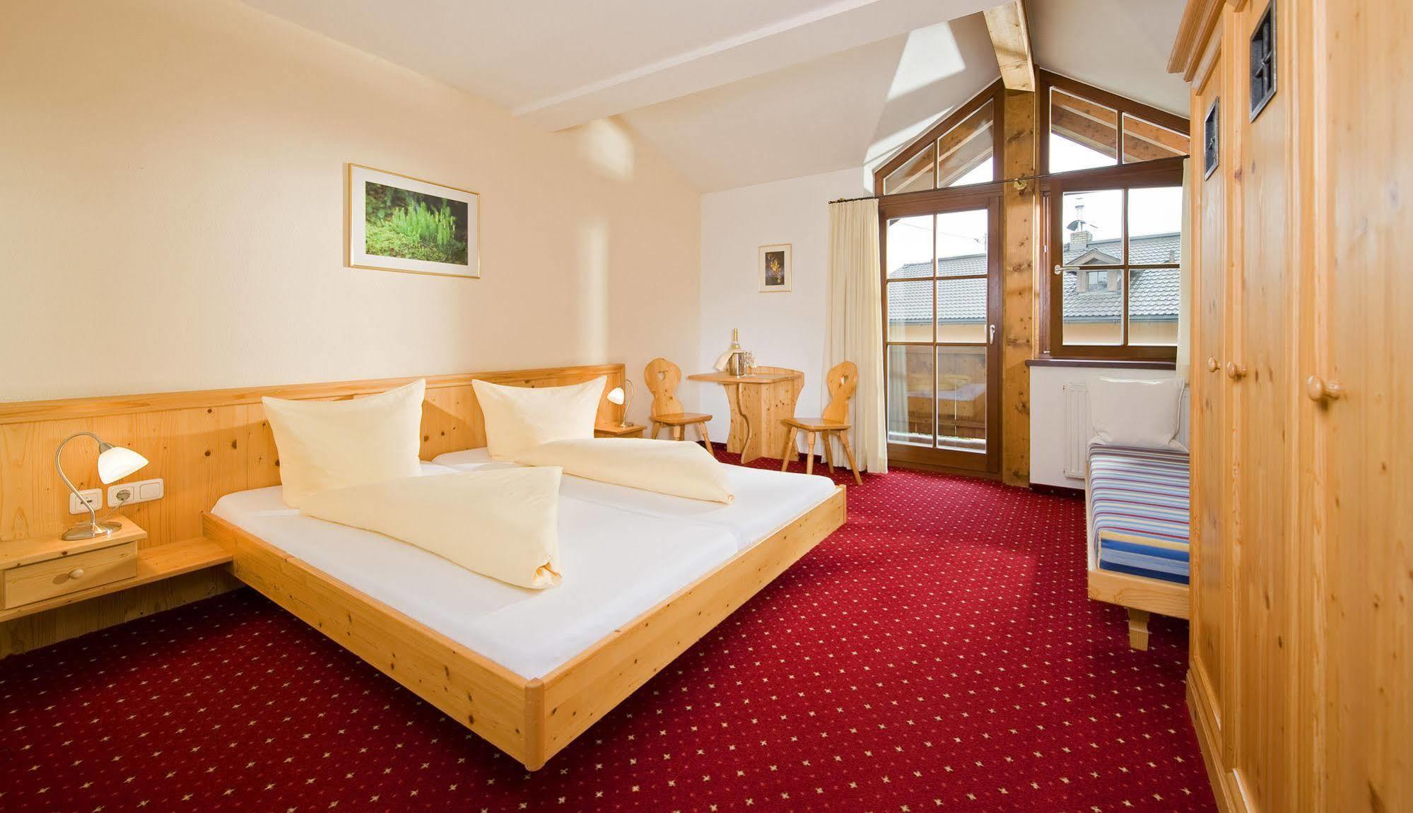 Hotel Reitlwirt Brixen im Thale Luaran gambar